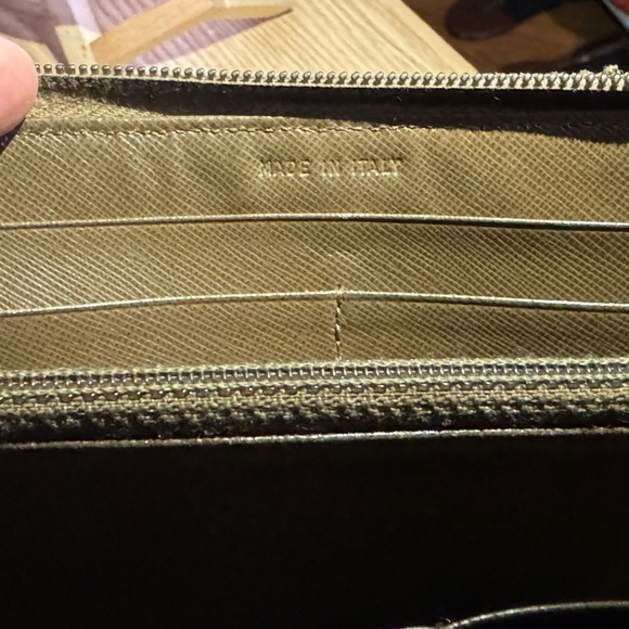 ❤️PRADA NYLON ZIPPY WALLET❤️ - Picture 12 of 14